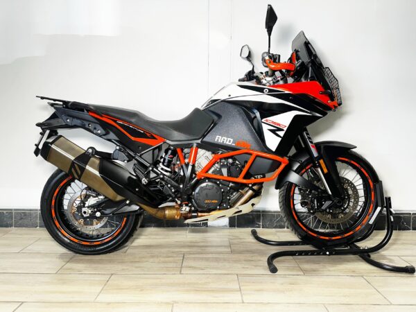 2019 KTM 1090